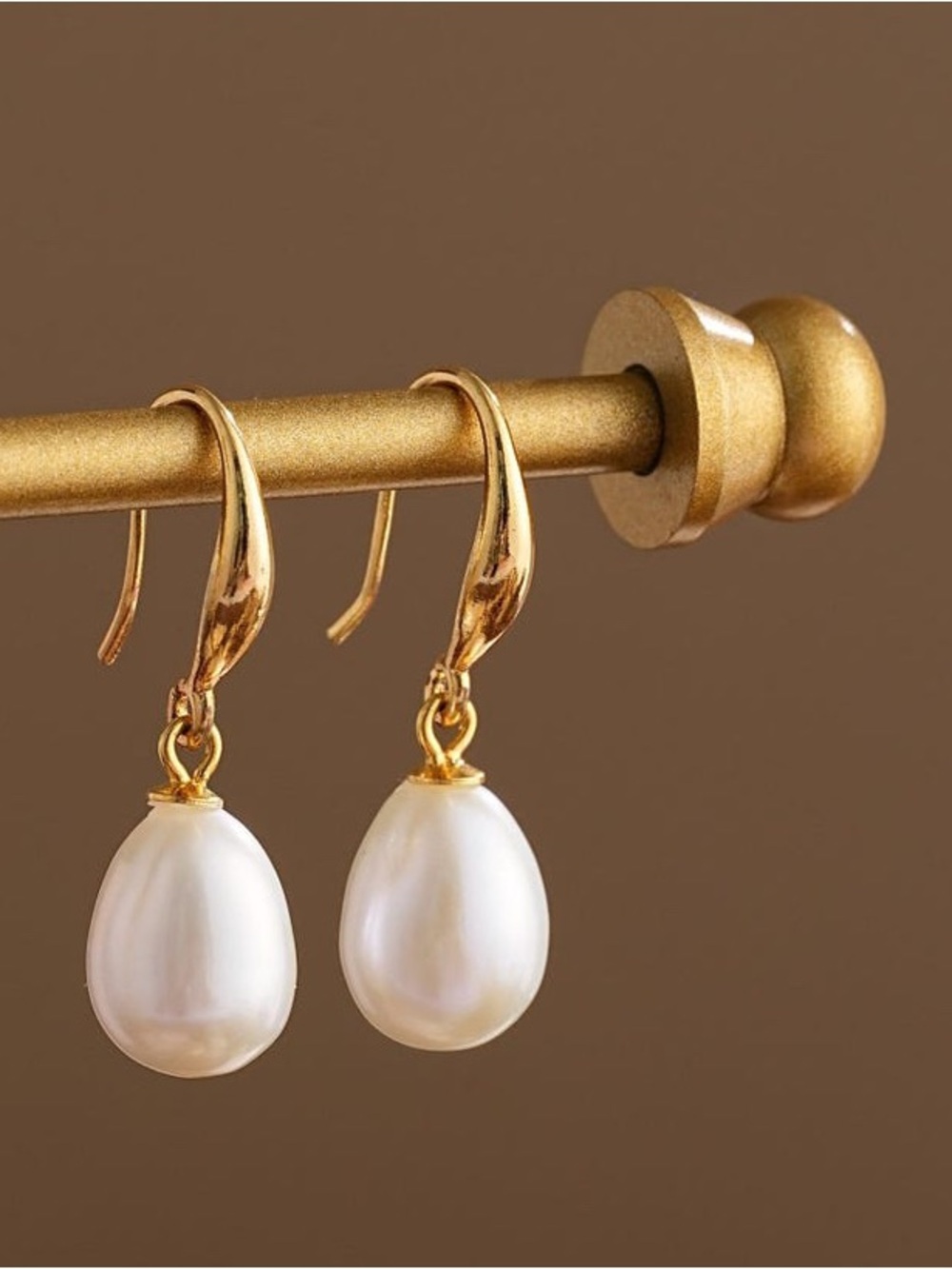 Gold Drop Pearl Dangle Earrings - Elegant White Pearls
